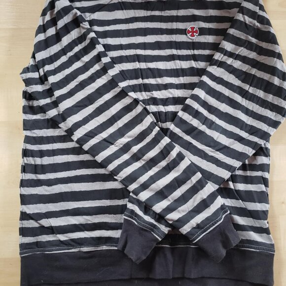 Independent Skate Sweater REVERSIBLE Y2K Small to Medium VINTAGE!! - Picture 2 of 7